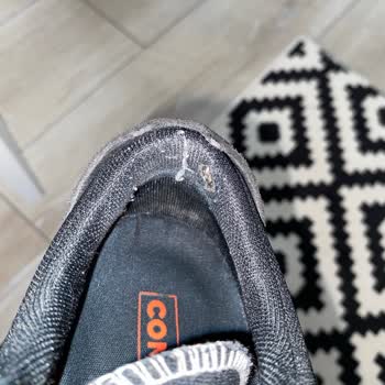 Yeni Alınan Converse Ayakkabının Topuk Kısmı Kısa Sürede Yırtıldı