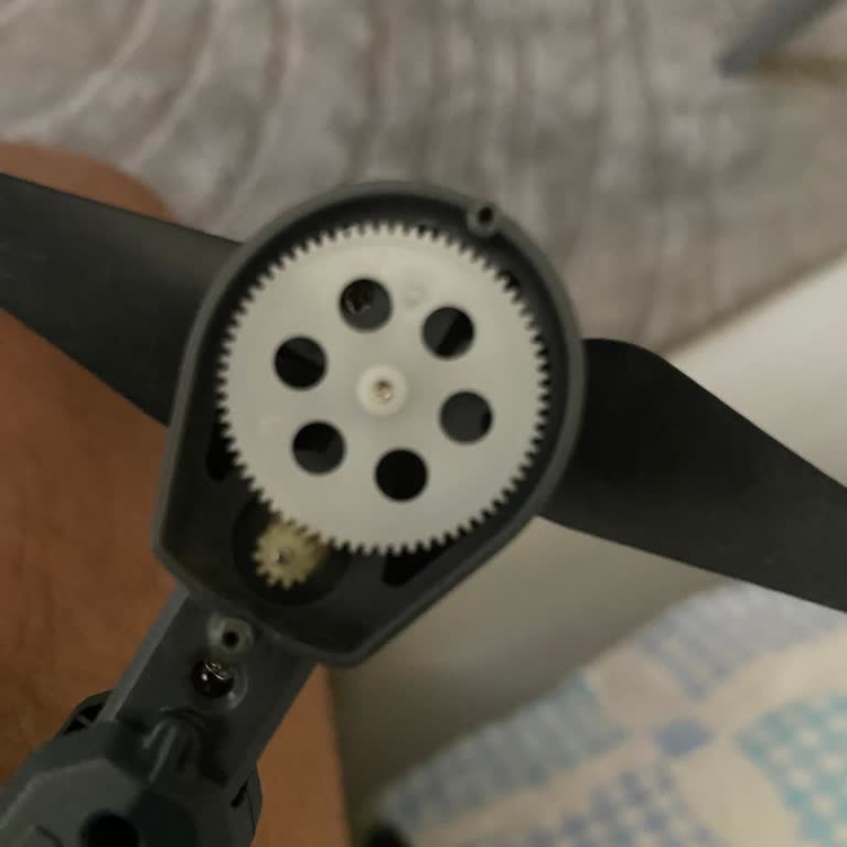 Corby Drone CX028 Modelinde Pervane Dişlisi Sorunu Ve Yedek Parça Desteği Eksikliği