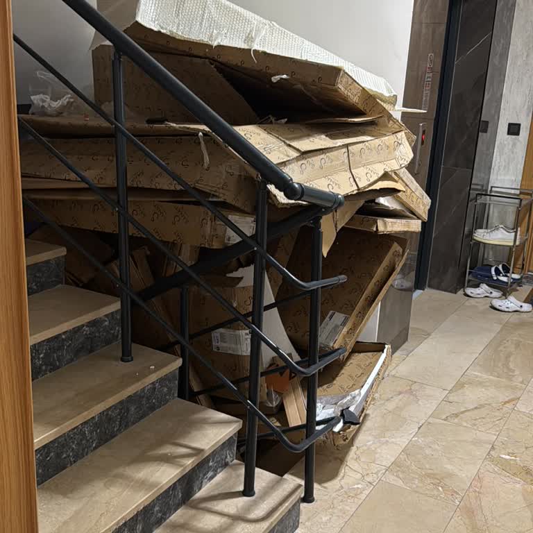 Montaj Sonrası Kartonların Apartmanda Bırakılması Ve İlgisiz Müşteri Hizmeti