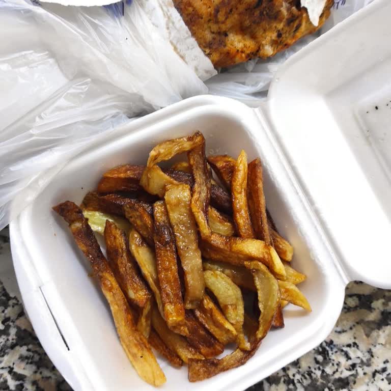 Kötü Yemek Ve Yetersiz Destek: Ücret İadesi Talebim