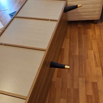 Vitrin Ve Yatakta Üretim Hatası Sonrası Yedek Parça Ve Tamir Hizmeti Sağlanmıyor