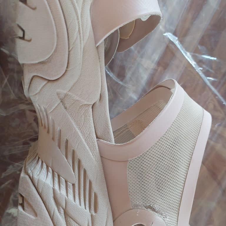 Skechers сандалии быстро порвались — плохая поддержка магазина