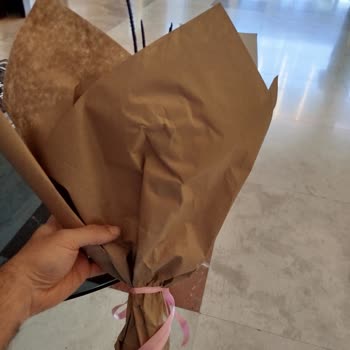 Ezilmiş Ve Solmuş Çiçeklerle Kötü Teslimat, Ücret İadesi Talebim Var