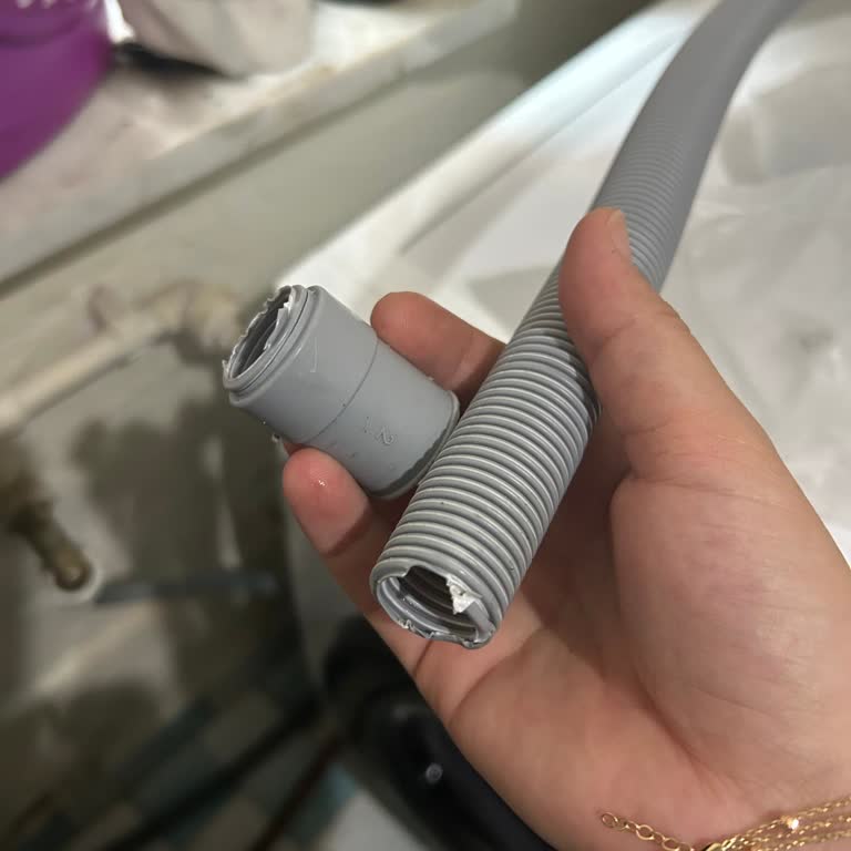 Yeni Alınan Çamaşır Makinesinin Borusu İzinsiz Kesildi, Çözüm Sunulmadı