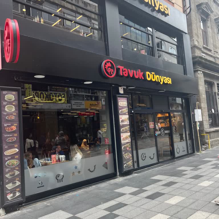 Soğuk Yemek Ve İlgisiz Hizmet Trabzon Tavuk Dünyası'nda Hayal Kırıklığı Yarattı