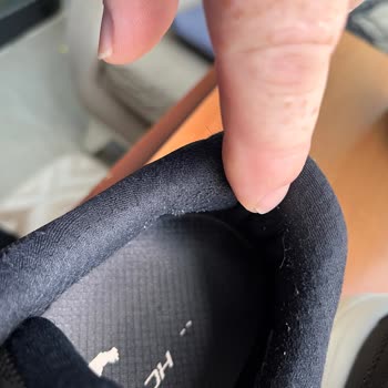 Skechers Ayakkabı Topuk Kısmı Ciddi Rahatsızlık Ve Mağaza Çözüm Sunmuyor
