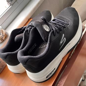 Skechers Ayakkabı Topuk Kısmı Ciddi Rahatsızlık Ve Mağaza Çözüm Sunmuyor