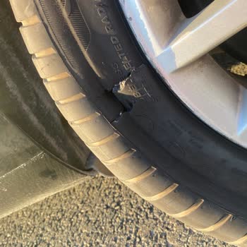 Yeni Alınan Lastik Otobanda Parçalandı, Ek Masraflarım Karşılanmadı