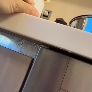 Fırından Yoğun Buhar Ve Su Sızıntısı Nedeniyle Dolabım Zarar Görüyor