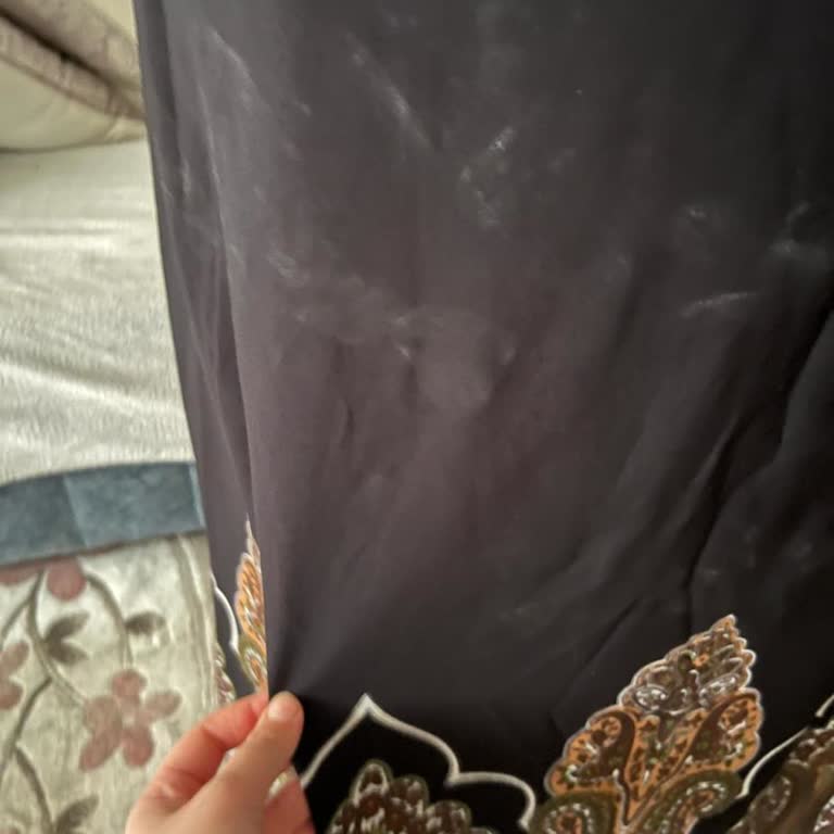 Lekeli Ve Yanlış Beden Elbise Gönderimi İle Olumsuz Deneyim