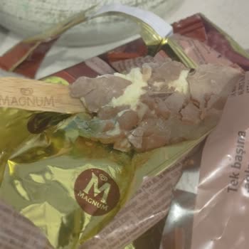 Aldığım Magnum Dondurma Küflü Çıktı Ve Tadı Bozuktu