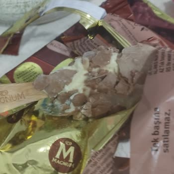 Aldığım Magnum Dondurma Küflü Çıktı Ve Tadı Bozuktu