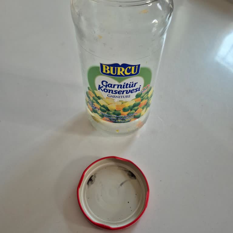 Kapağında Leke Ve Koku Nedeniyle Garnitürü Tüketemedim