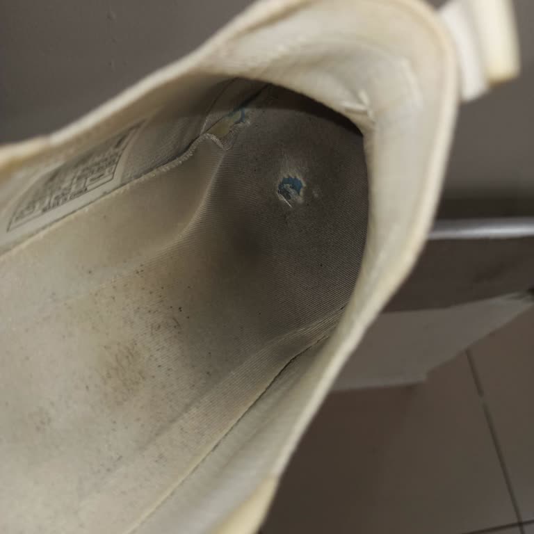 Kısa Sürede Aşınan Ayakkabı Ve Yetersiz Müşteri Hizmeti