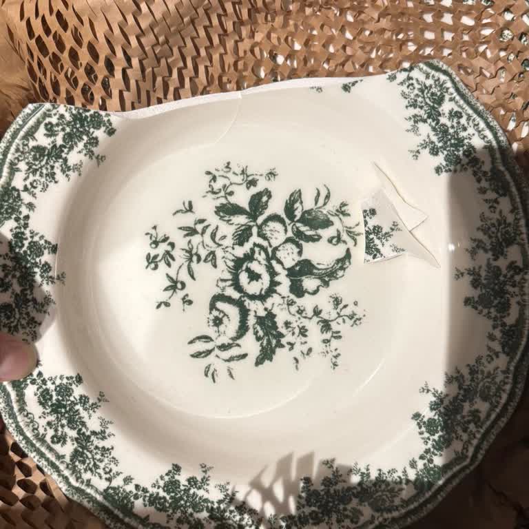 Kırık Gelen Tabaklar İçin Zahmetli İade Süreci