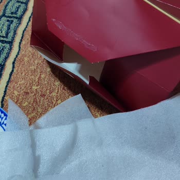 Hediye Paketinin Dayanıksızlığı Nedeniyle Kırılan Ürünler