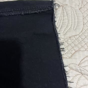 Mavi'den Aldığım Pantolonun Paçaları Söküldü Ve Yamuklaştı