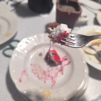 Migros'tan Aldığım Yaş Pastadan Saç Çıkması Ve Ücret İadesi Talebim