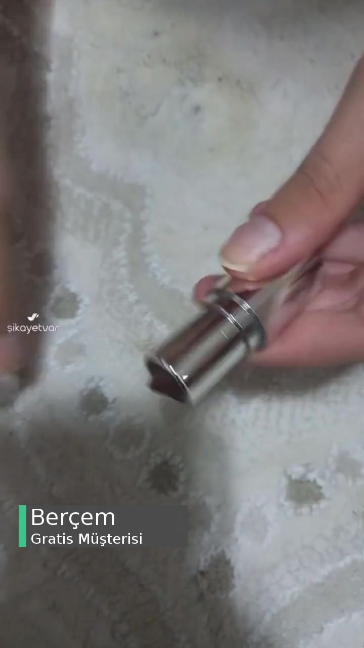 Gratis Beaulis Fun Ruj Şikayeti videonun kapak resmi