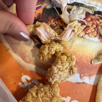 Pişmemiş Tavuk Ve İlgisiz Şube Nedeniyle Mağduriyet Yaşadım