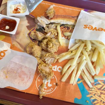 Pişmemiş Tavuk Ve İlgisiz Şube Nedeniyle Mağduriyet Yaşadım