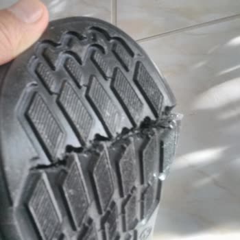 Blue Flex Terliği Kısa Sürede Yıpranıyor, BİM Müşteri Şikayetlerini Dikkate Almalı