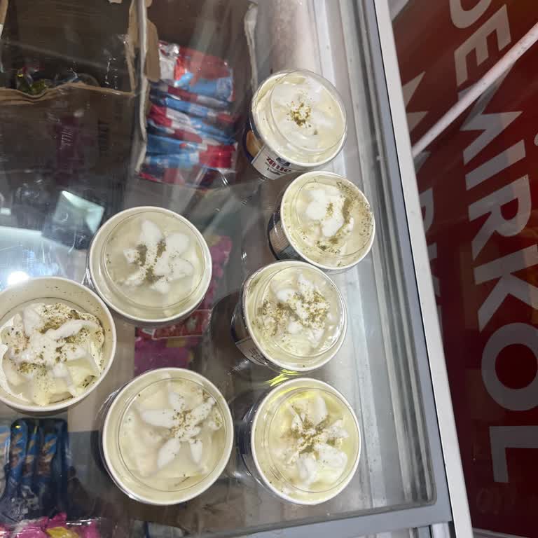 Aldığım Dondurma Hem Az Miktarda Hem De Kötü Lezzette Çıktı