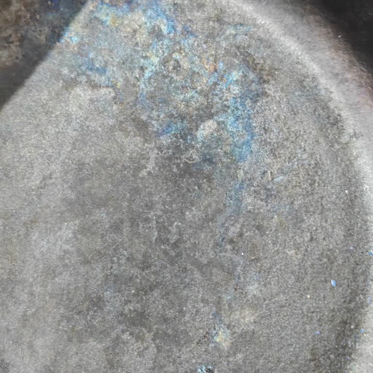 İki Kullanımda Döküm Tencerede Ciddi Renk Değişimi