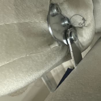 Koltuk Takımı Eksik Ve Kusurlu, Mağaza İlgisiz Kaldı