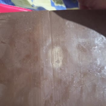 Son Kullanma Tarihi Geçmemiş Çikolatada Renk Değişikliği Sorunu