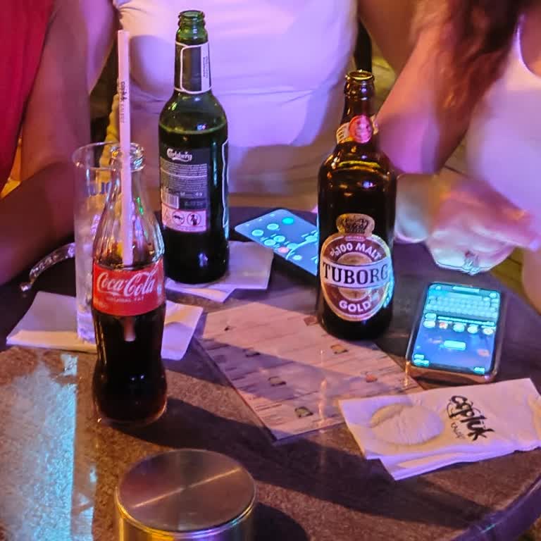 Bitmemiş İçeceklerimiz Varken Masadan Kaldırıldık Ve Yeni Siparişe Zorlandık