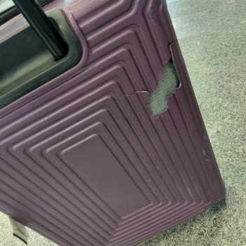 Ajetin Kırık Bavul Yerine Verdiği Bavul Da Bozuk Çıktı Çözüm Sunulmuyor