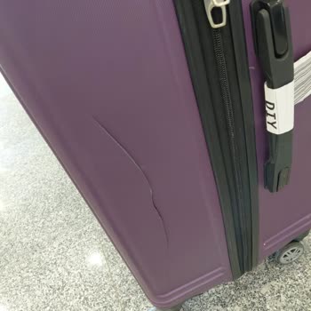 Ajetin Kırık Bavul Yerine Verdiği Bavul Da Bozuk Çıktı Çözüm Sunulmuyor