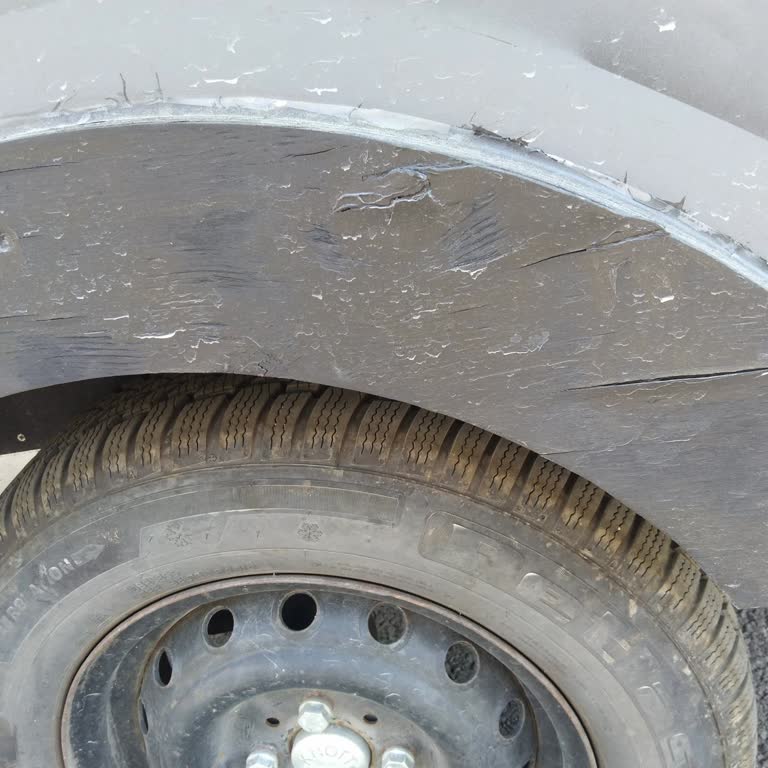 Garanti Kapsamındaki Karavanımın Çamurluk Sorunu Çözülemiyor, Yetkili Servisten Dönüş Alamıyorum