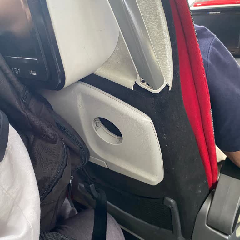 İlgisiz Muavin Ve Arızalı Koltukla Yolculuk Kabusa Döndü