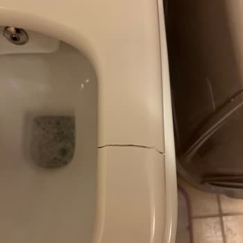 Az Kullanılan Klozet Kapağı Kısa Sürede Kırıldı, Koçtaş Garanti Desteği Sunmadı