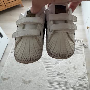 Adidas Superstar Bebek Ayakkabıda Silinmeyen Siyah Lekeler Ve İlgisiz Müşteri Hizmeti