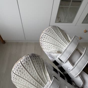 Adidas Superstar Bebek Ayakkabıda Silinmeyen Siyah Lekeler Ve İlgisiz Müşteri Hizmeti