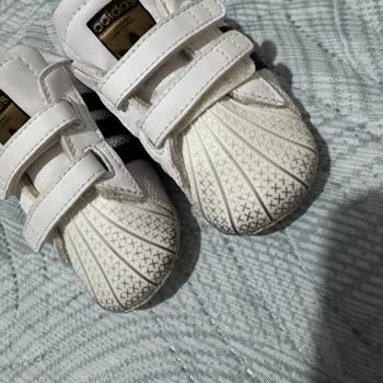 Adidas Superstar Bebek Ayakkabıda Silinmeyen Siyah Lekeler Ve İlgisiz Müşteri Hizmeti