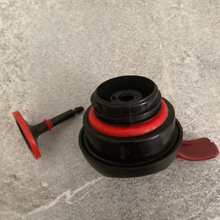 Schafer Termos Kapağı Sürekli Sızdırıyor, Mağduriyetim Giderilsin