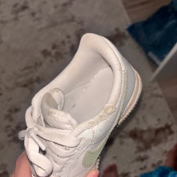 Nike Air Force Ayakkabıda Kısa Sürede Yırtılma Ve Kırılma Mağduriyeti