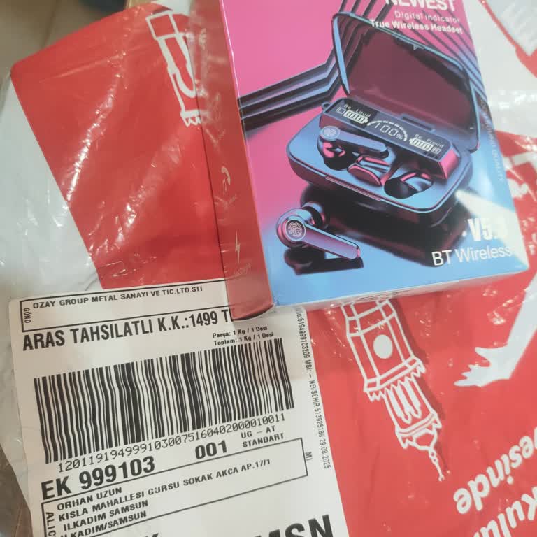 Çalışmayan Kulaklık, Faturasız Teslimat Ve İade Belirsizliği Mağduriyet Yaratıyor