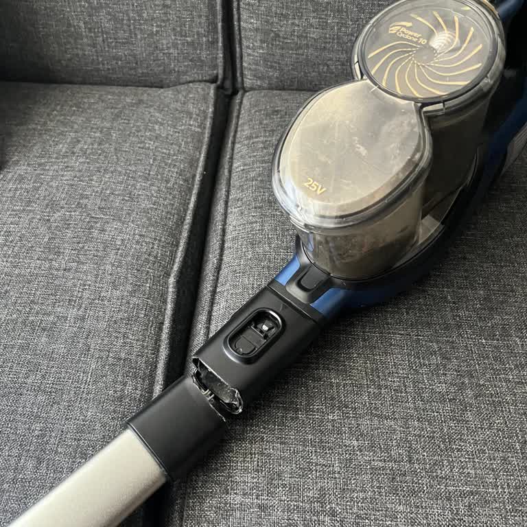 Philips Süpürgenin Boru Kısmı Garanti Bitince Kırıldı Müşteri Hizmeti Çözüm Sunmadı