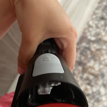 Bosch Dikey Süpürge Hazne Klipsi Kırıldı, Ücret Talebiyle Mağduriyet