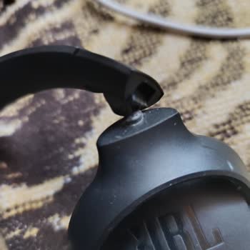 JBL 520 Tune Kulaklık Parçası Kırıldı Acil Yardım İstiyorum