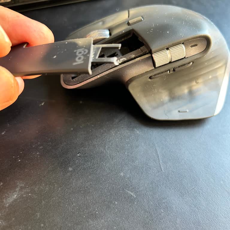 Logitech Mouse Sol Tuşu İki Kez Kırıldı Garanti Kapsamında Değişim Talebim Reddedildi