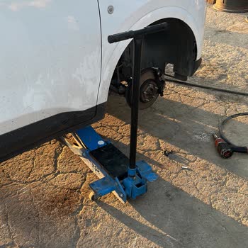 Garenta Kiralık Araçta Patlayan Lastik Ve İlgisiz Müşteri Hizmetleri Mağduriyeti!