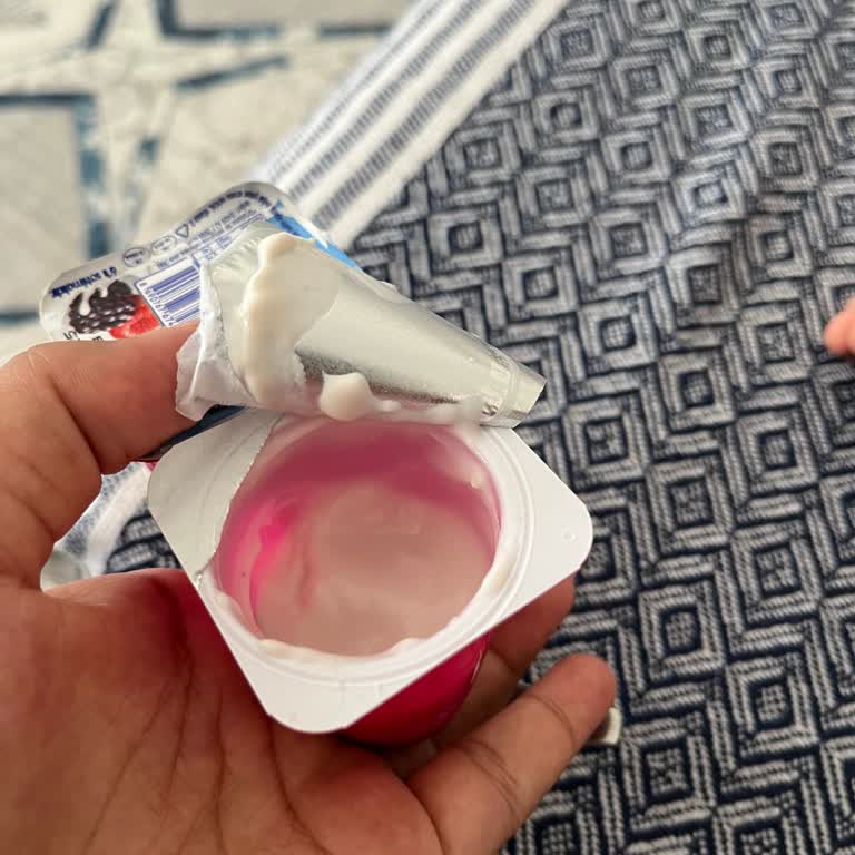 Sütaş Danino Çilekli Pakette Tekrar Eden Eksik Dolum Sorunu Mağduriyet Yaşatıyor