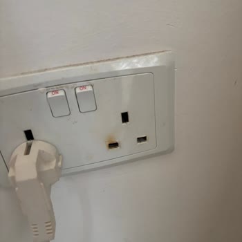 Dyson Airstrait Adaptör Sorunu: Cihazı Kullanamıyorum, Mağduriyetim Giderilmiyor