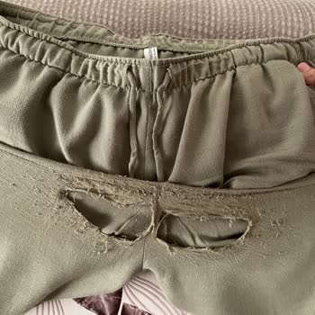 İki Kez Giyilen Pantolonda Tiftiklenme Ve Renk Atması Şokunu Yaşadım